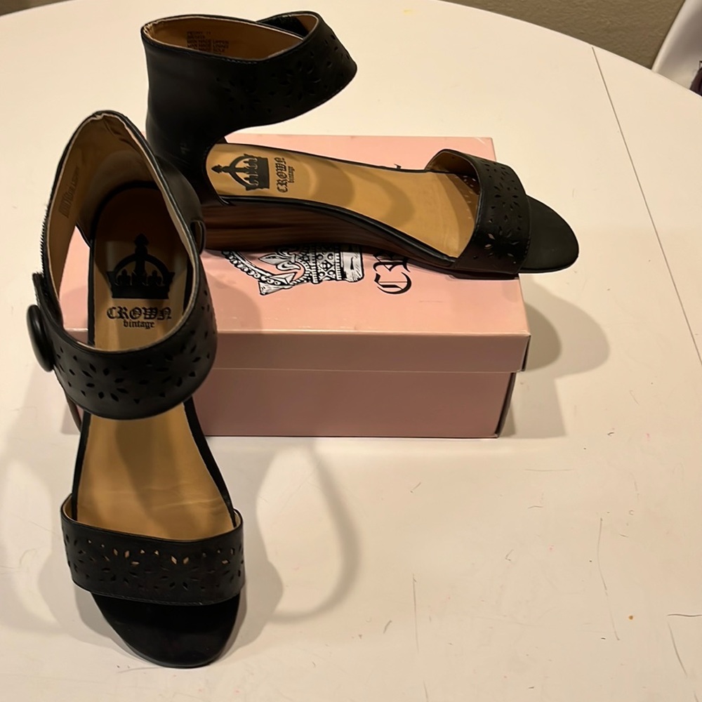 Size 11 open toe sandal
